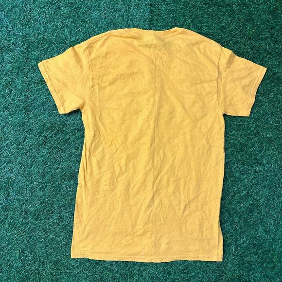 Rising bulldogs wearedeland graphic tee - Picture 3 of 4